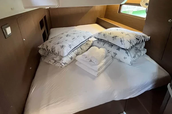 Oceanis 46.1 - Boatscribe.com