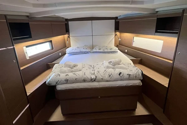 Oceanis 46.1 - Boatscribe.com