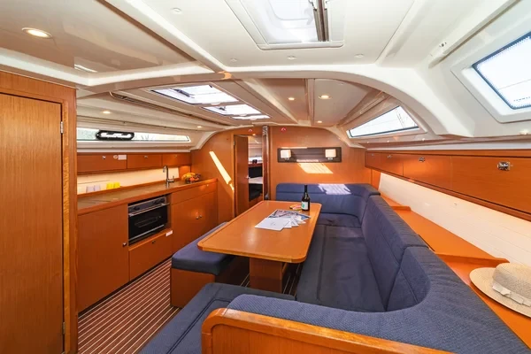 Bavaria 41 Cruiser - Boatscribe.com