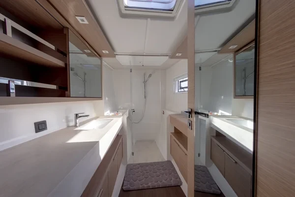 Lagoon 46 - Boatscribe.com