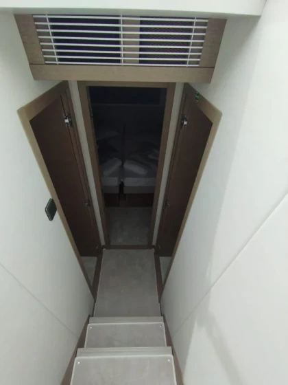 Prestige 520 Flybridge - Boatscribe.com