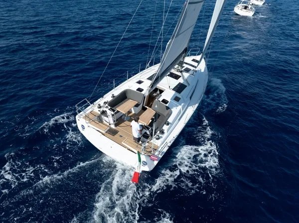 Hanse 410 - Boatscribe.com