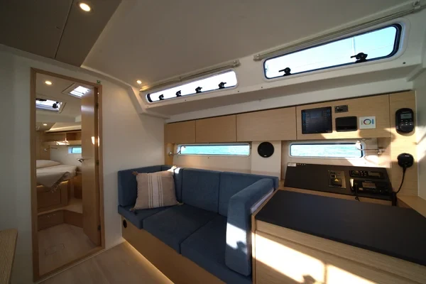 Hanse 410 - Boatscribe.com