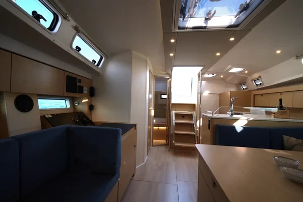 Hanse 410 - Boatscribe.com