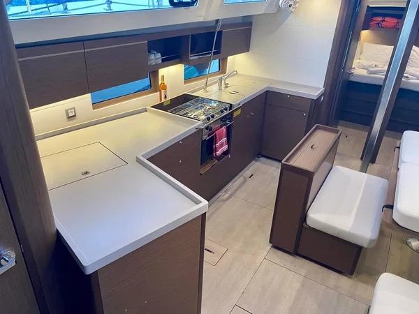 Oceanis 46.1 - Boatscribe.com