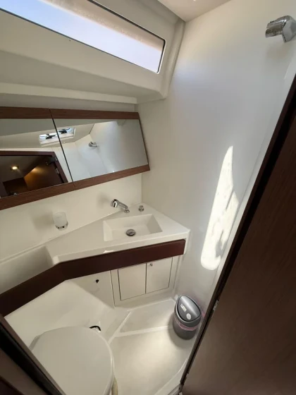 Oceanis 46.1 - Boatscribe.com