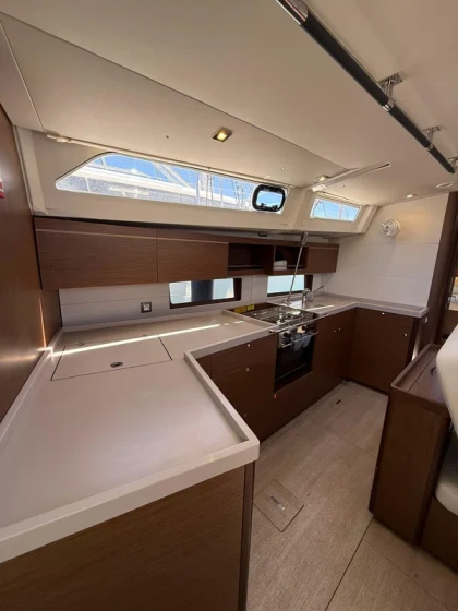 Oceanis 46.1 - Boatscribe.com