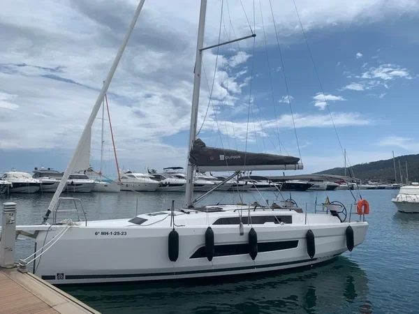 Dufour 37 - Boatscribe.com