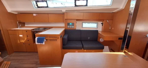 Bavaria C38 - Boatscribe.com
