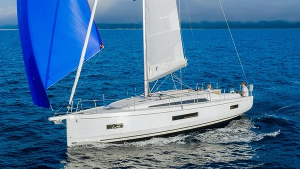 Oceanis 40.1 - Boatscribe.com