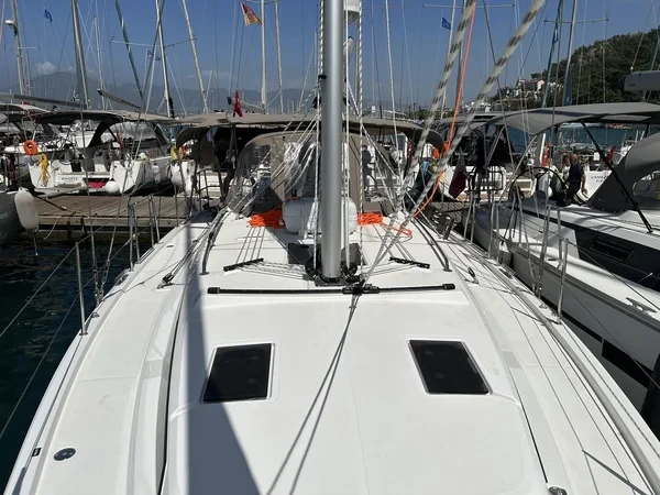 Bavaria C38 - Boatscribe.com