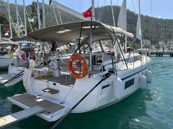 Bavaria C38 - Boatscribe.com