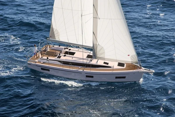 Bavaria C38 - Boatscribe.com