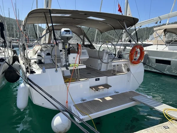 Bavaria C38 - Boatscribe.com