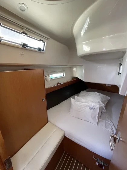 Bavaria 37 Cruiser - Boatscribe.com