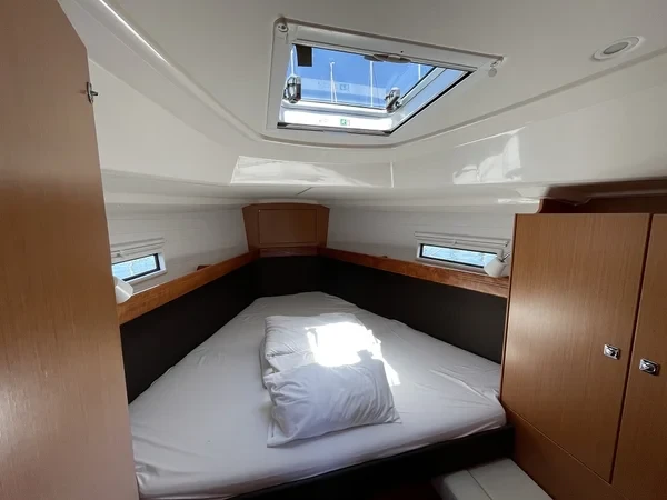 Bavaria 37 Cruiser - Boatscribe.com