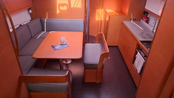 Dufour 430 - Boatscribe.com