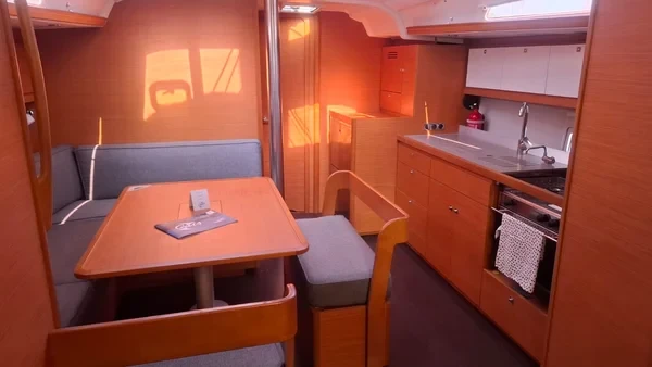 Dufour 430 - Boatscribe.com