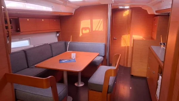 Dufour 430 - Boatscribe.com