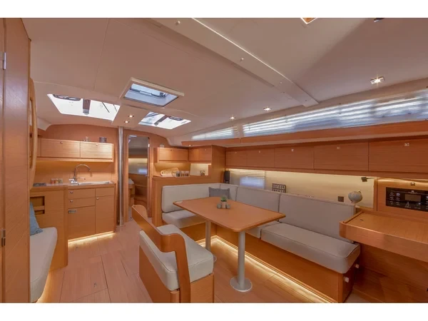 Dufour 430 - Boatscribe.com