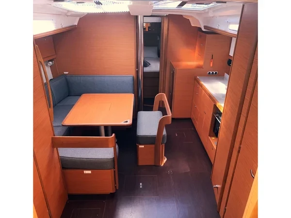 Dufour 430 - Boatscribe.com