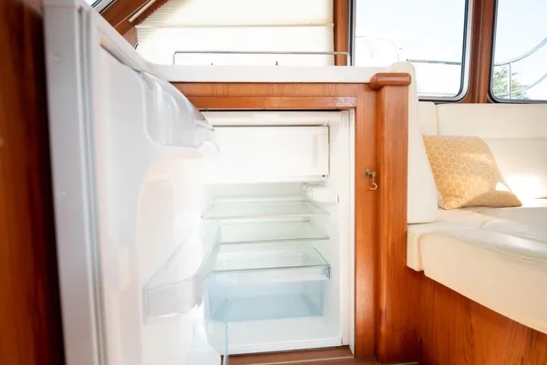 De Drait DeLuxe 42 - Boatscribe.com