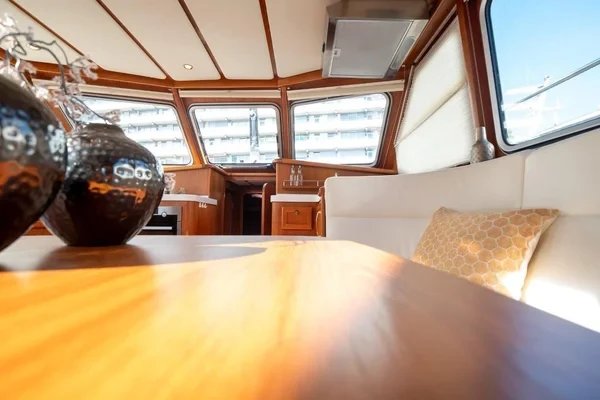 De Drait DeLuxe 42 - Boatscribe.com