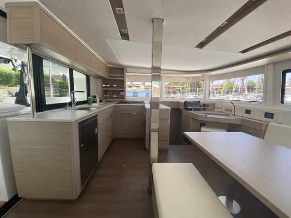 Lagoon 46 - Boatscribe.com