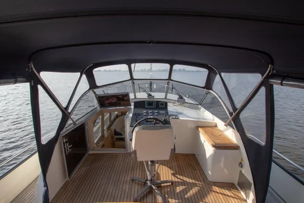 De Drait DeLuxe 42 - Boatscribe.com