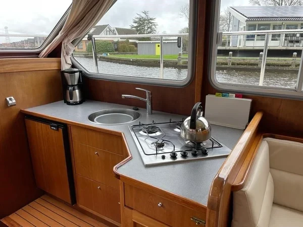 Hemmes 1400 - Boatscribe.com