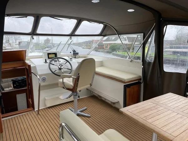 Hemmes 1400 - Boatscribe.com