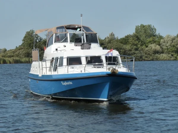 Holiday 1300 - Boatscribe.com