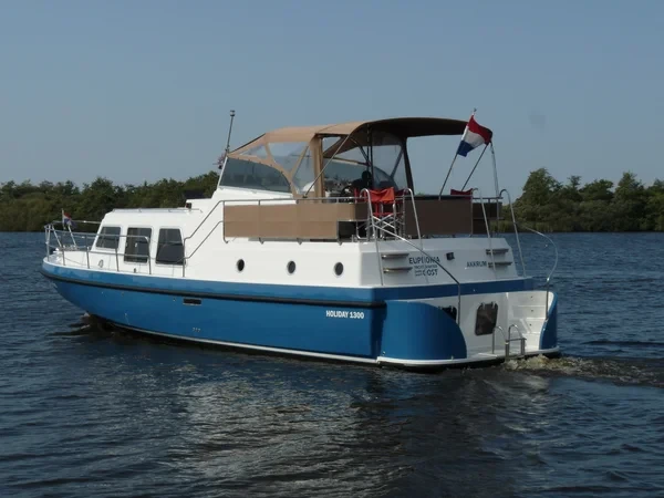 Holiday 1300 - Boatscribe.com