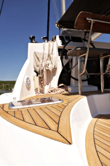 Lagoon 380 S2 - Boatscribe.com