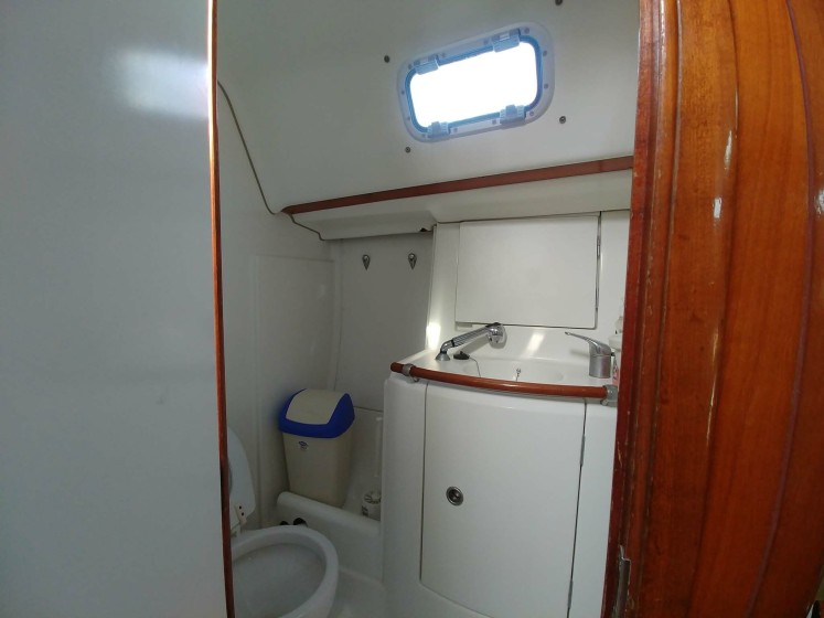 Oceanis 411 Clipper - Boatscribe.com