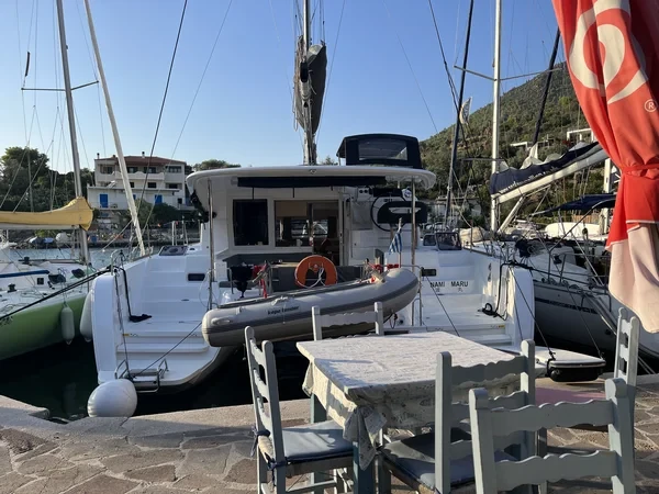Lagoon 40 - Boatscribe.com