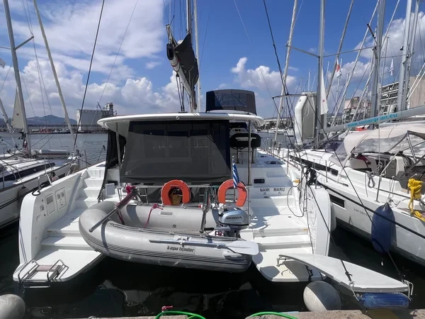 Lagoon 40 - Boatscribe.com