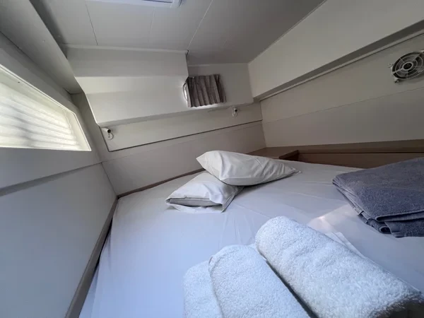 Lagoon 40 - Boatscribe.com