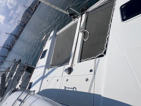 Lagoon 40 - Boatscribe.com