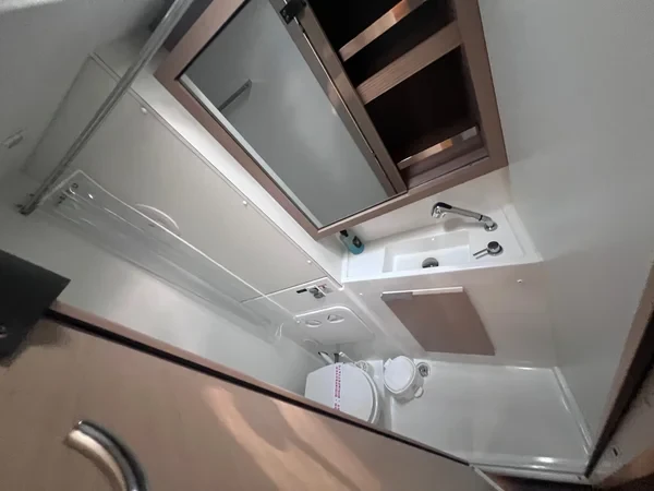 Lagoon 40 - Boatscribe.com