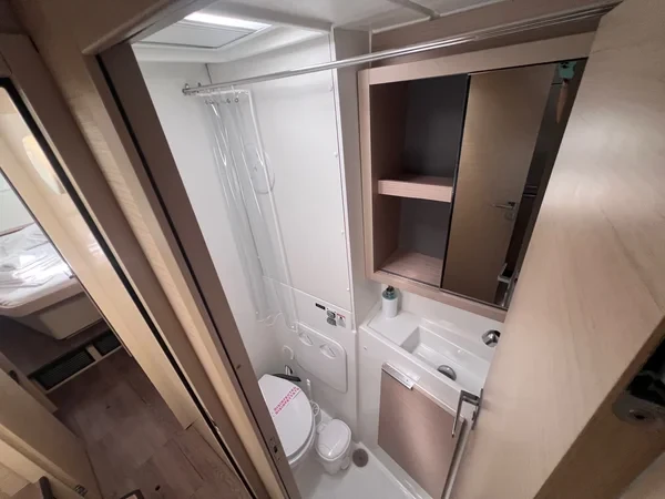 Lagoon 40 - Boatscribe.com