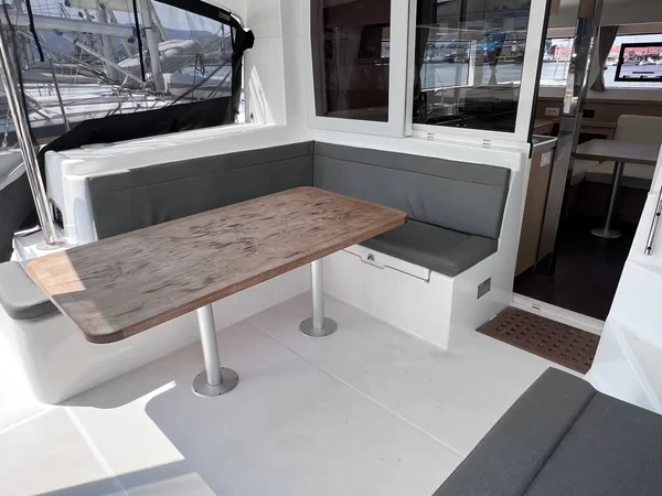 Lagoon 40 - Boatscribe.com