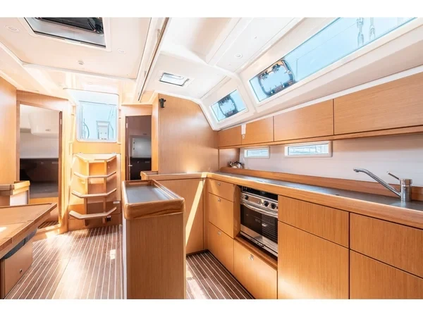 Bavaria 46 Cruiser - Boatscribe.com