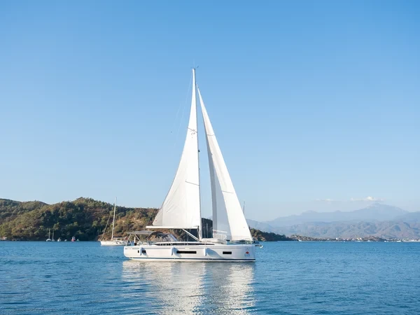 Bavaria C46 - Boatscribe.com