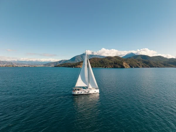 Bavaria C46 - Boatscribe.com