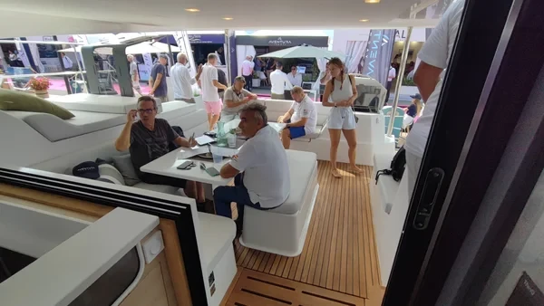 Aventura 45 - Boatscribe.com