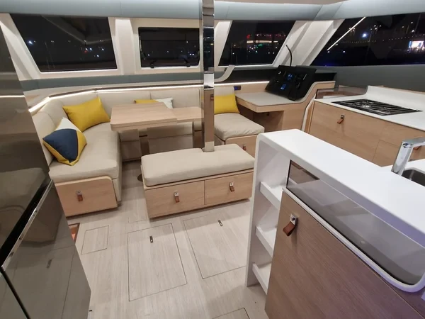 Aventura 45 - Boatscribe.com