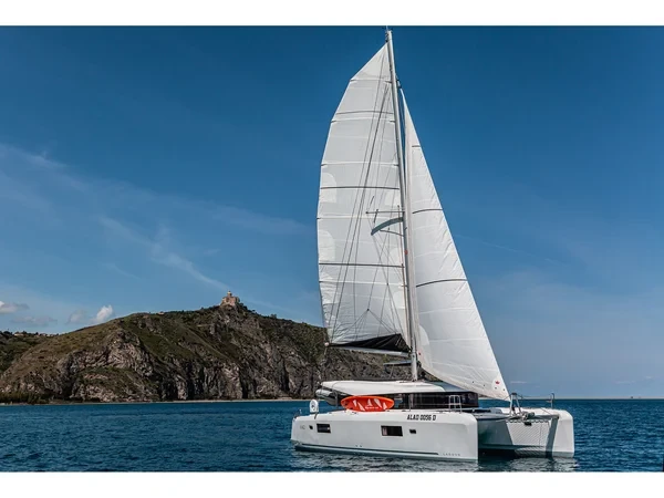 Lagoon 42 - Boatscribe.com