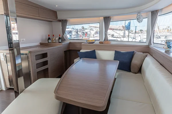 Lagoon 42 - Boatscribe.com