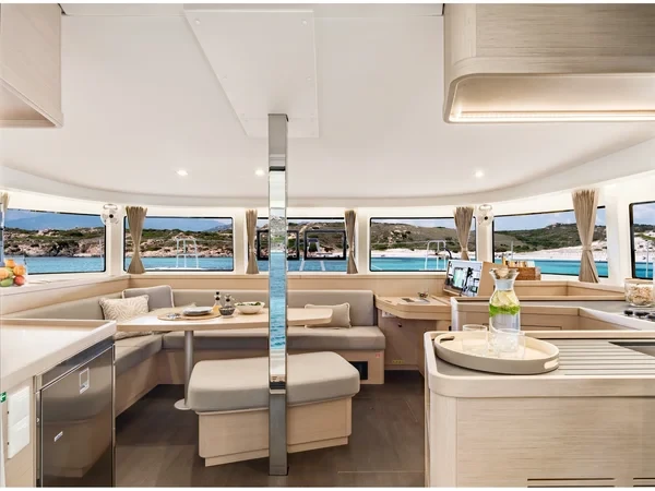 Lagoon 42 - Boatscribe.com